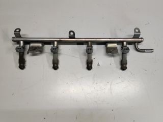 bontott SUZUKI SWIFT III Porlasztó Sor / Híd