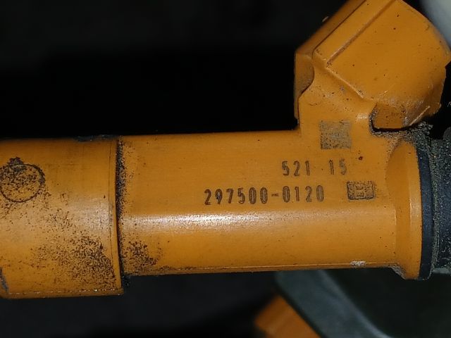 bontott SUZUKI SWIFT III Porlasztó Sor / Híd