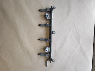 bontott SUZUKI SWIFT III Porlasztó Sor / Híd