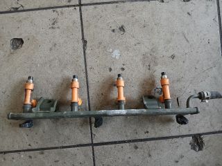 bontott SUZUKI SWIFT III Porlasztó Sor / Híd