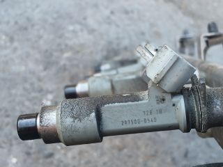 bontott SUZUKI SWIFT III Porlasztó Sor / Híd