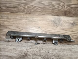 bontott SUZUKI SWIFT III Porlasztó Sor / Híd