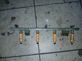 bontott SUZUKI SWIFT III Porlasztó Sor / Híd