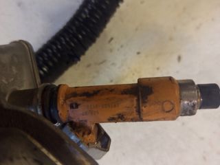 bontott SUZUKI SWIFT III Porlasztó Sor / Híd