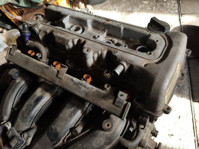 bontott SUZUKI SWIFT III Szelepfedél