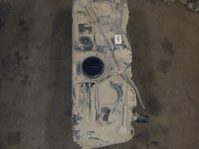 bontott SUZUKI SWIFT III Tank