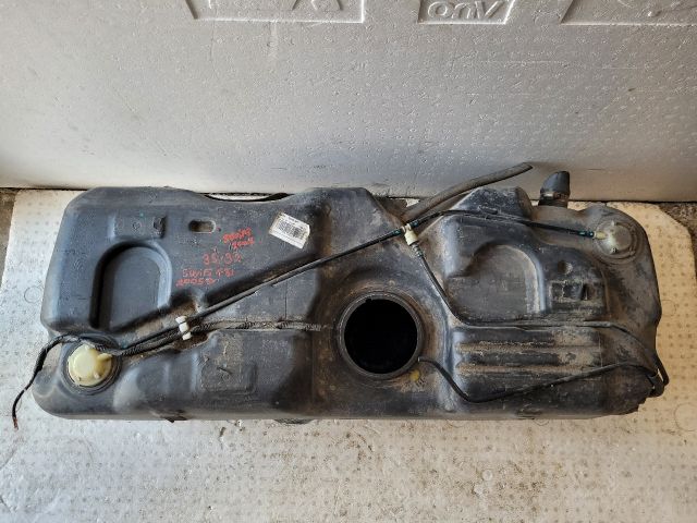 bontott SUZUKI SWIFT III Tank