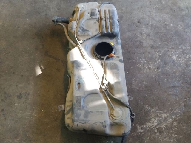 bontott SUZUKI SWIFT III Tank