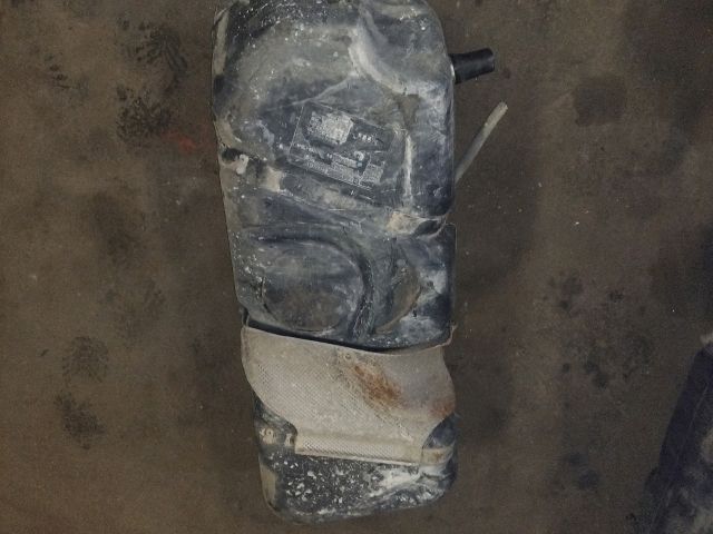 bontott SUZUKI SWIFT III Tank