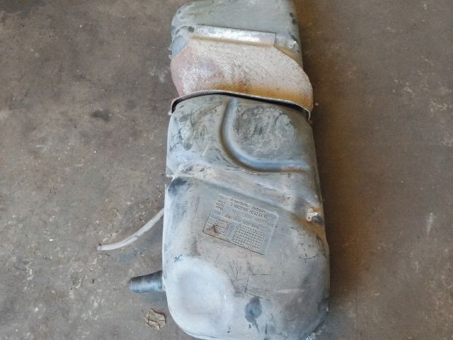 bontott SUZUKI SWIFT III Tank