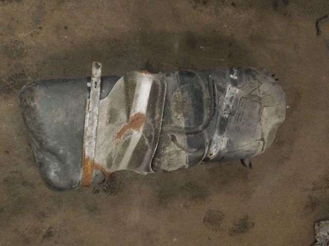 bontott SUZUKI SWIFT III Tank