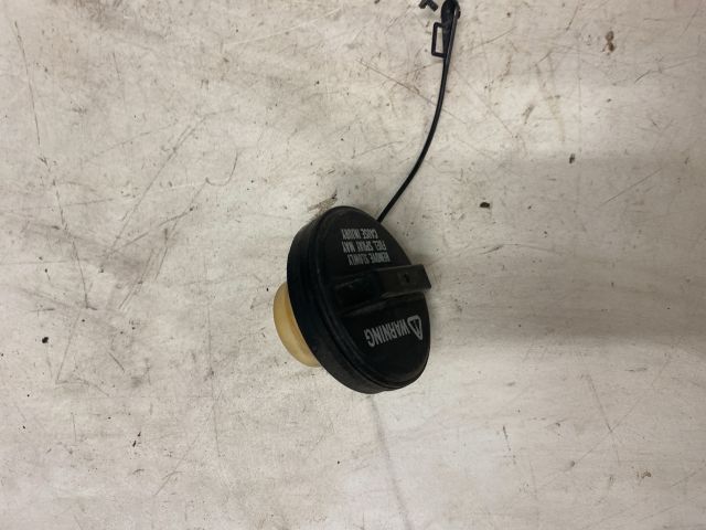 bontott SUZUKI SWIFT III Tanksapka