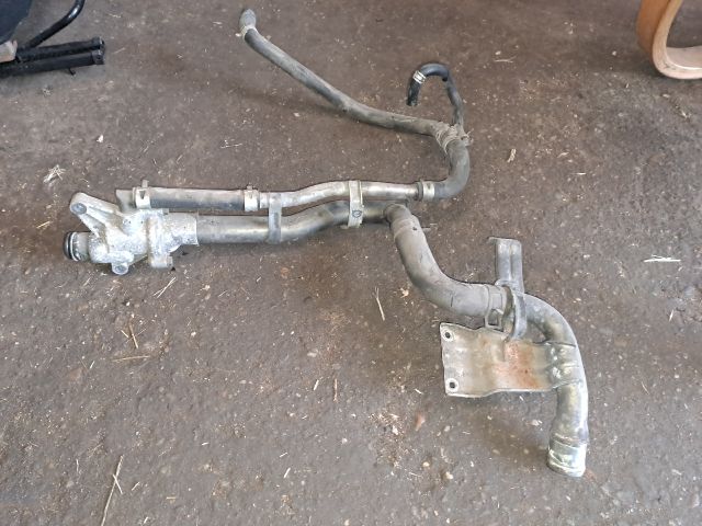 bontott SUZUKI SWIFT III Termosztátház Csővel