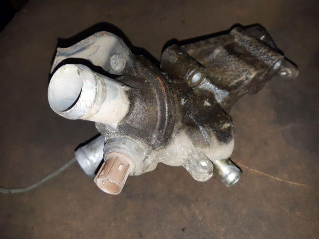 bontott SUZUKI SWIFT III Termosztátház