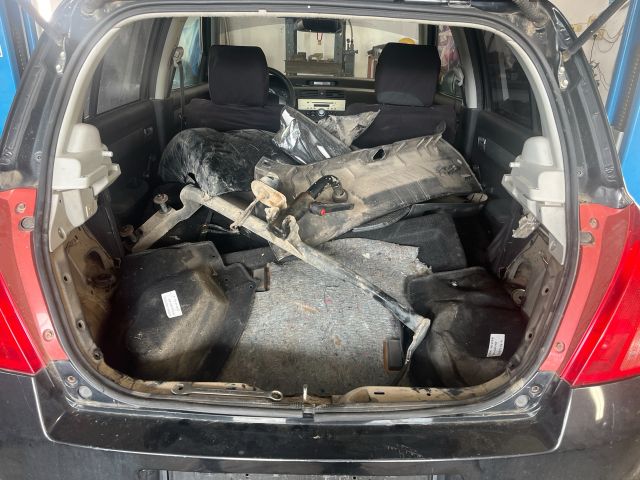 bontott SUZUKI SWIFT III Üzemanyag Szivattyú