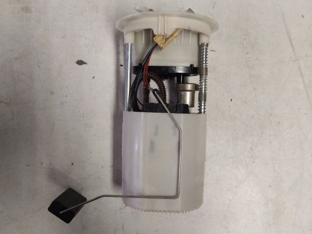 bontott SUZUKI SWIFT III Üzemanyag Szivattyú