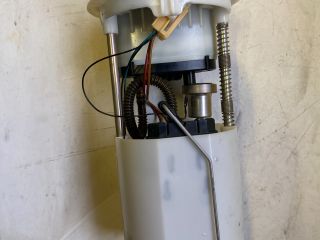 bontott SUZUKI SWIFT III Üzemanyag Szivattyú