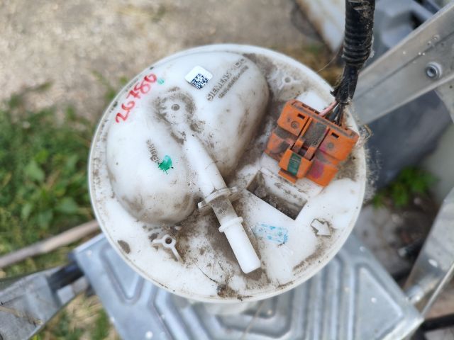 bontott SUZUKI SWIFT III Üzemanyagszint Jeladó