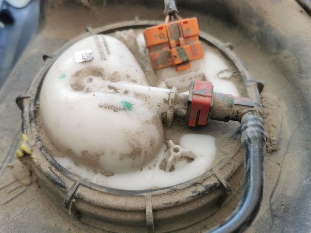 bontott SUZUKI SWIFT III Üzemanyagszint Jeladó