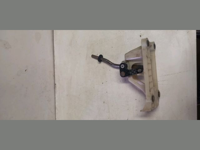 bontott SUZUKI SWIFT III Váltó Kulissza