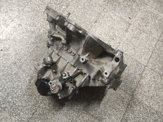 bontott SUZUKI SWIFT III Váltó (Mechanikus)