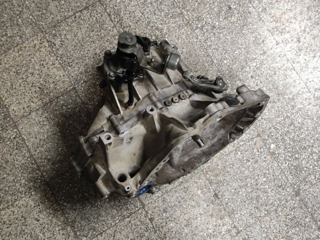 bontott SUZUKI SWIFT III Váltó (Mechanikus)