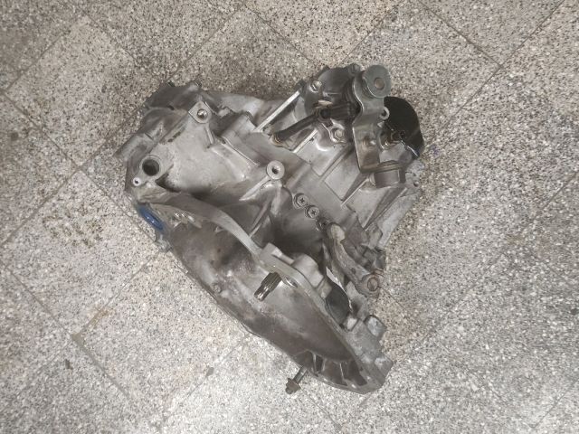 bontott SUZUKI SWIFT III Váltó (Mechanikus)