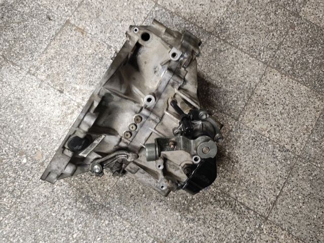 bontott SUZUKI SWIFT III Váltó (Mechanikus)