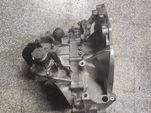 bontott SUZUKI SWIFT III Váltó (Mechanikus)