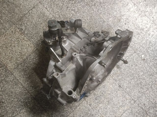 bontott SUZUKI SWIFT III Váltó (Mechanikus)