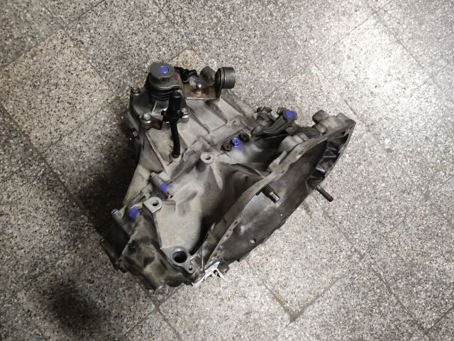 bontott SUZUKI SWIFT III Váltó (Mechanikus)