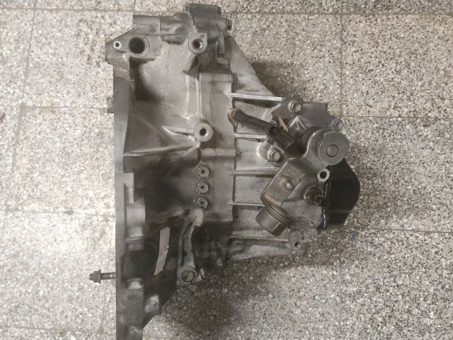 bontott SUZUKI SWIFT III Váltó (Mechanikus)