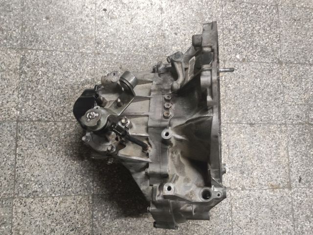 bontott SUZUKI SWIFT III Váltó (Mechanikus)