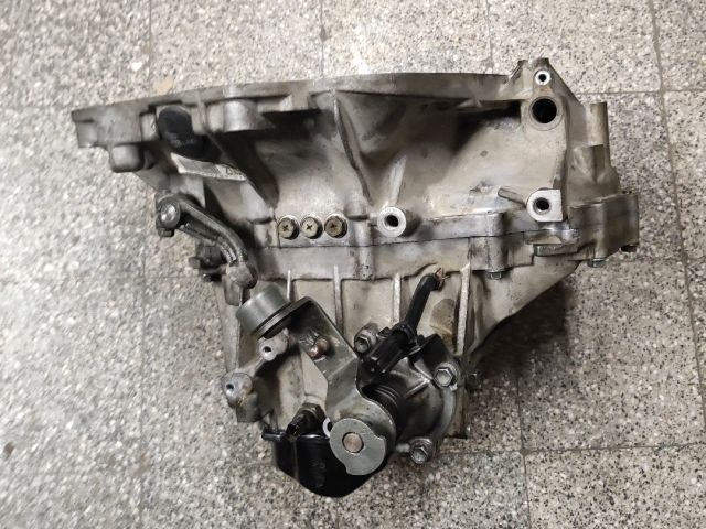 bontott SUZUKI SWIFT III Váltó (Mechanikus)