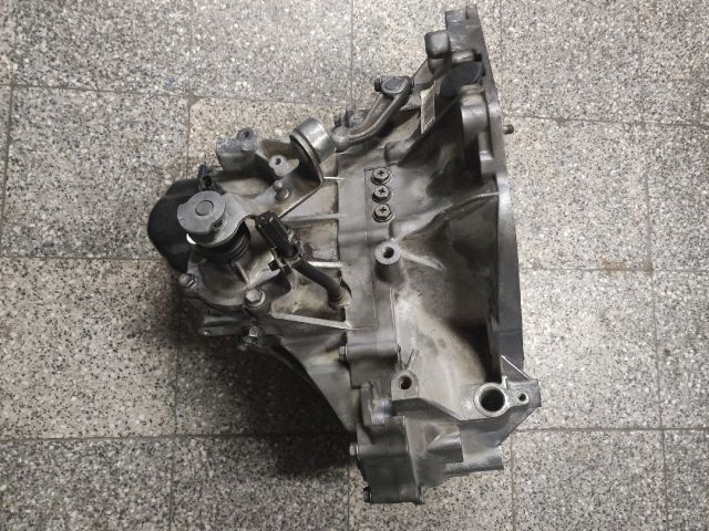 bontott SUZUKI SWIFT III Váltó (Mechanikus)