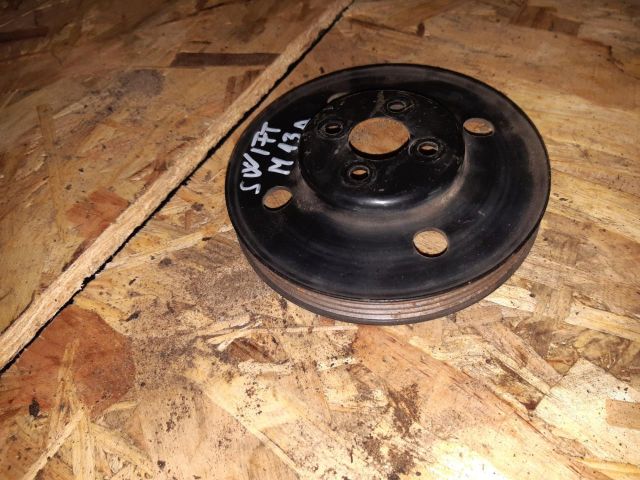 bontott SUZUKI SWIFT III Vízpumpa Szíjtárcsa