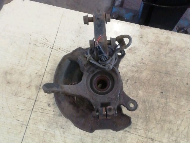 bontott SUZUKI SWIFT III Bal első Kerékagy