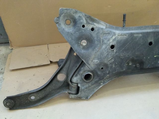 bontott SUZUKI SWIFT III Első Bölcső