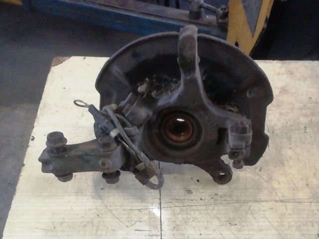 bontott SUZUKI SWIFT III Jobb első Kerékagy