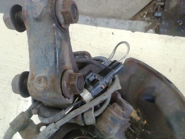 bontott SUZUKI SWIFT III Jobb első Kerékagy