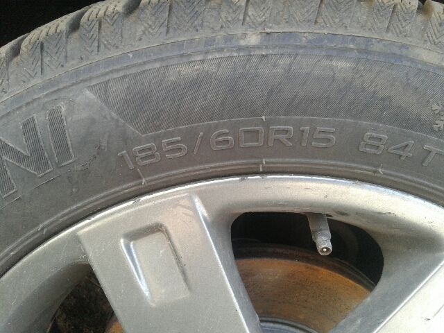 bontott SUZUKI SWIFT III Bal első Rugó