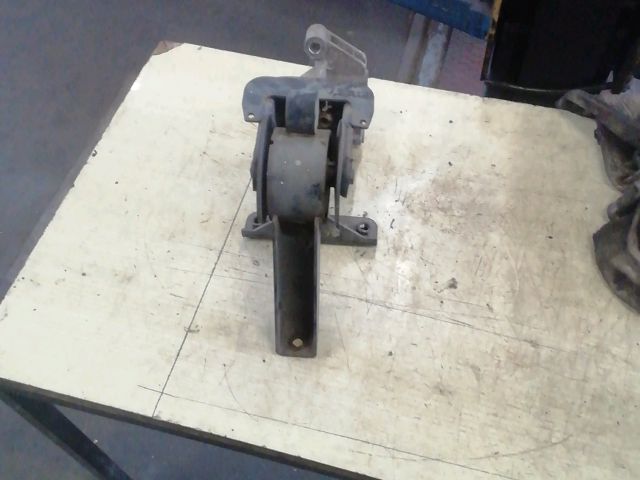 bontott SUZUKI SWIFT III Billenésgátló Bak