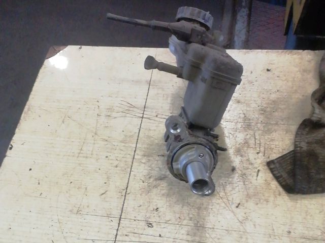 bontott SUZUKI SWIFT III Főfékhenger