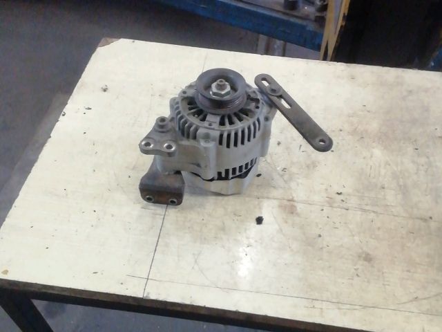 bontott SUZUKI SWIFT III Generátor