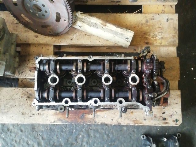 bontott SUZUKI SWIFT III Hengerfej