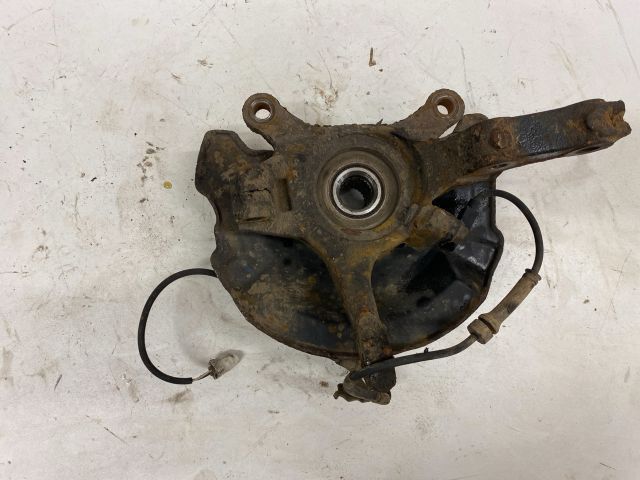 bontott SUZUKI SWIFT III Jobb első Csonkállvány Kerékaggyal