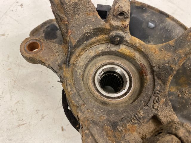 bontott SUZUKI SWIFT III Jobb első Csonkállvány Kerékaggyal