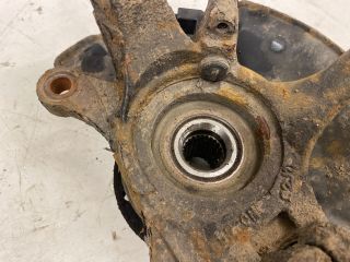 bontott SUZUKI SWIFT III Jobb első Csonkállvány Kerékaggyal