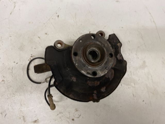 bontott SUZUKI SWIFT III Jobb első Csonkállvány Kerékaggyal