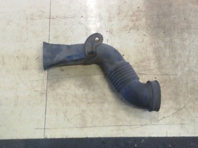 bontott SUZUKI SWIFT III Légbeömlő Cső